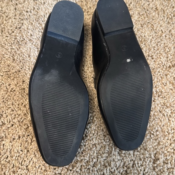 ASOS DESIGN Mingle chain loafers in black - Picture 2 of 3